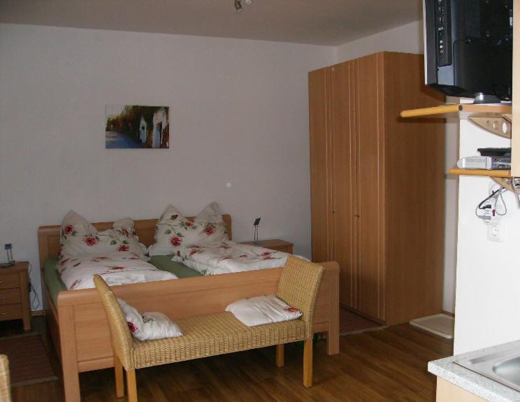 Weingut Zur Schlafmuetze Hotel Herrnbaumgarten Quarto foto